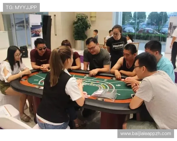 百家乐荷官工作环境与职业前景详尽分析及入行建议